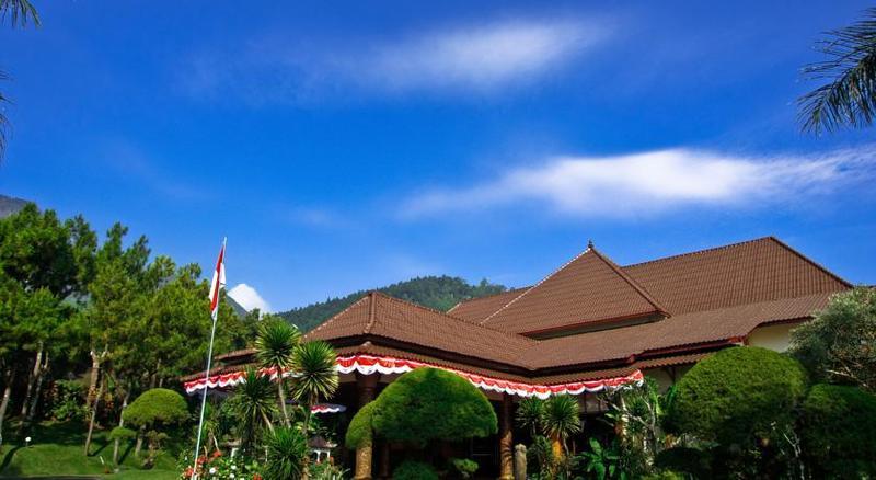 Kusuma Agrowisata Resort & Convention Malang Exterior foto