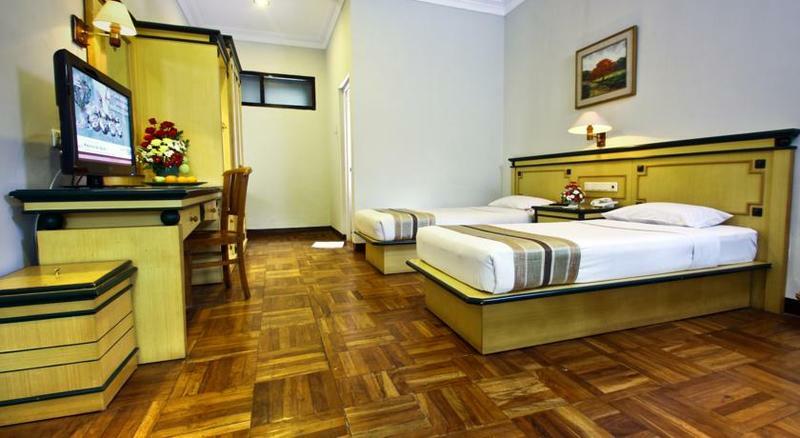Kusuma Agrowisata Resort & Convention Malang Exterior foto
